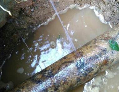 抚松楼顶渗水维修公司分享下地暖漏水的原因及检测方法。